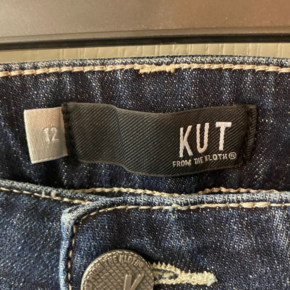 Kut from the Kloth-Natalie bootcut leg- excellent condition - Picture 2 of 4